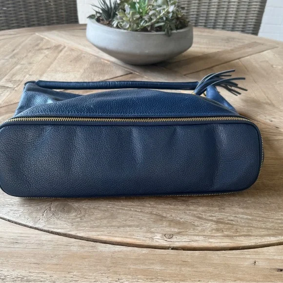 Onna Ehrlich Dark Navy Leather Shoulder Bag - Picture 3 of 16